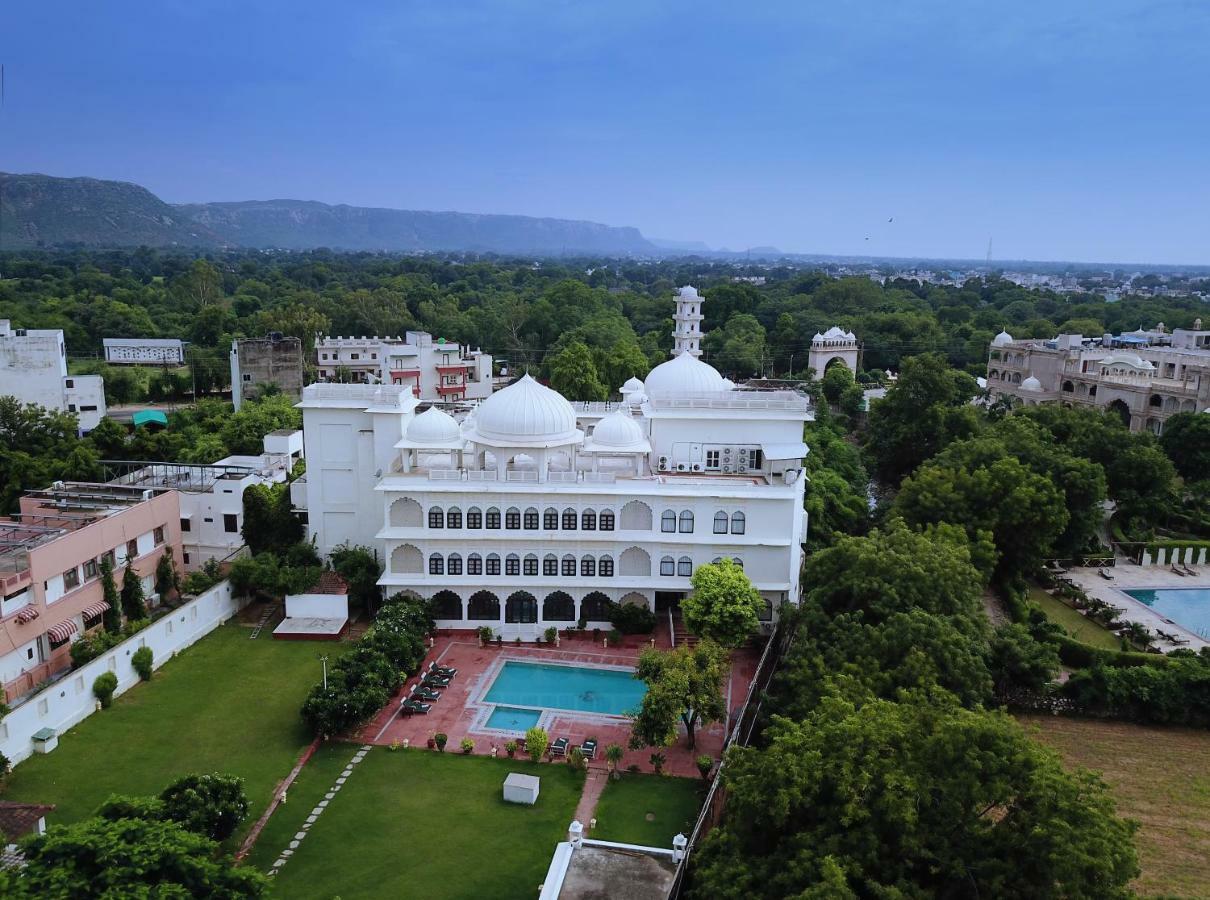 Anuraga Palace Савай-Мадгопур Екстер'єр фото